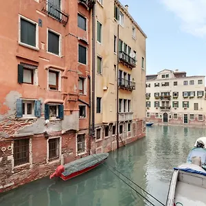 Apartamento Cannaregio Canal View - Marco Polo By Wonderful Italy, Venecia